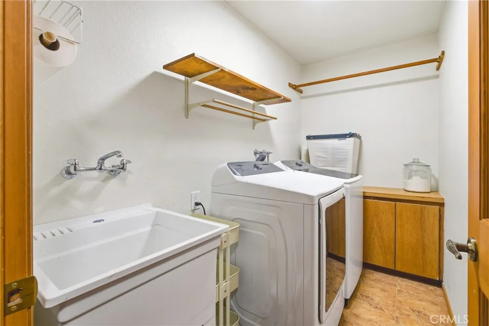1137 Edna Wrightwood, CA 92397