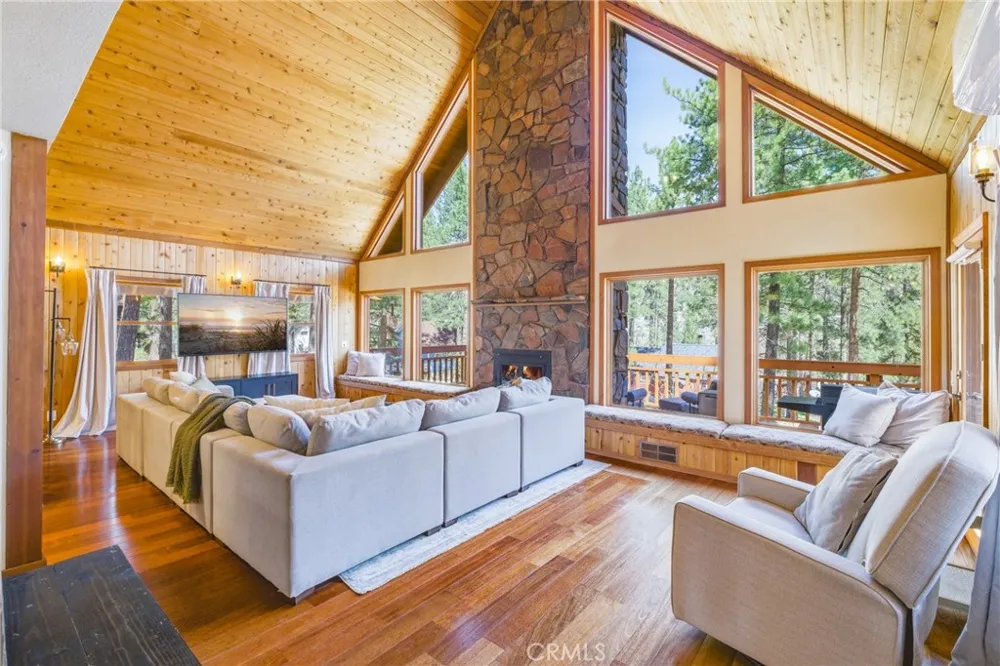1137 Edna Wrightwood, CA 92397