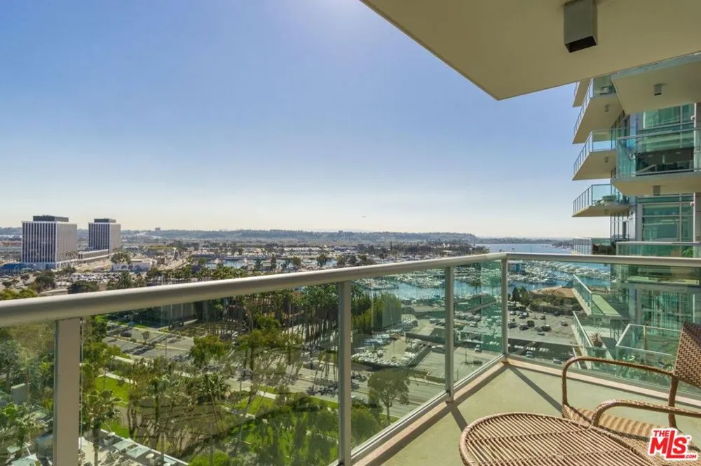 13700 Marina Pointe Drive #1431 Marina del Rey, CA 90292