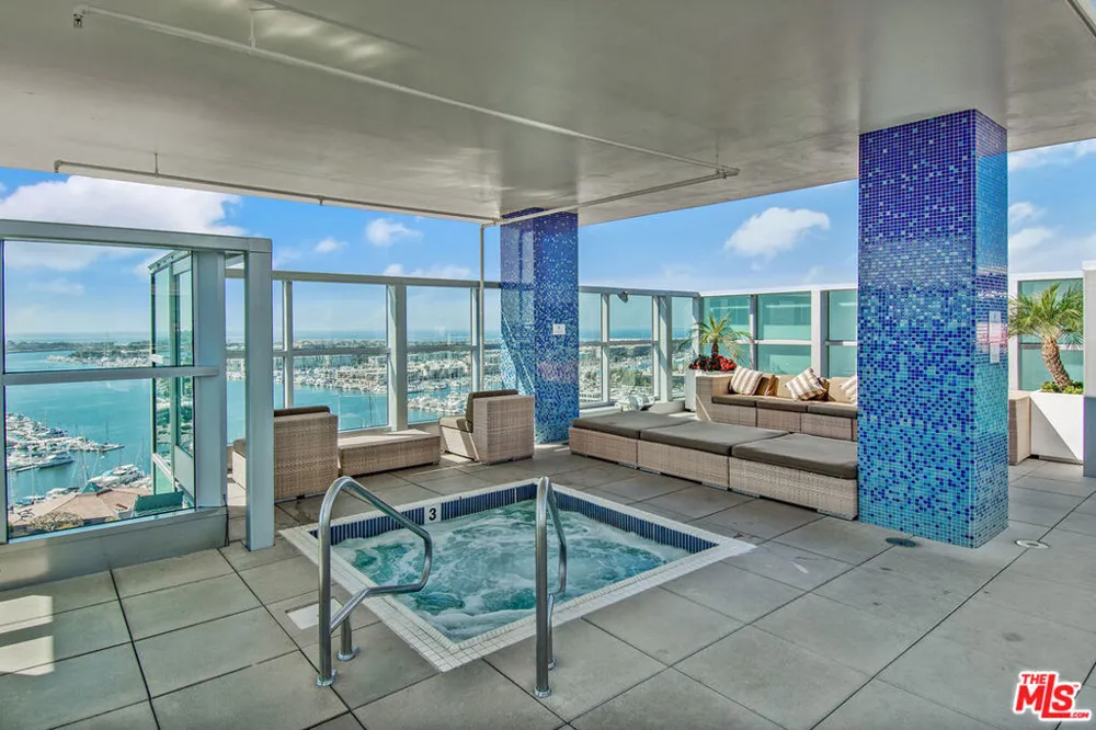13700 Marina Pointe Drive #1431 Marina del Rey, CA 90292