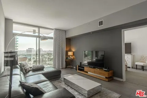 13700 Marina Pointe Drive #1431
