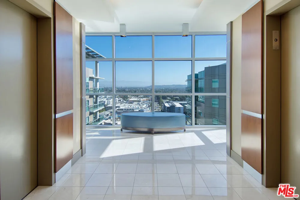 13700 Marina Pointe Drive #1431 Marina del Rey, CA 90292
