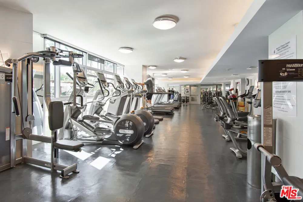 13700 Marina Pointe Drive #1431 Marina del Rey, CA 90292