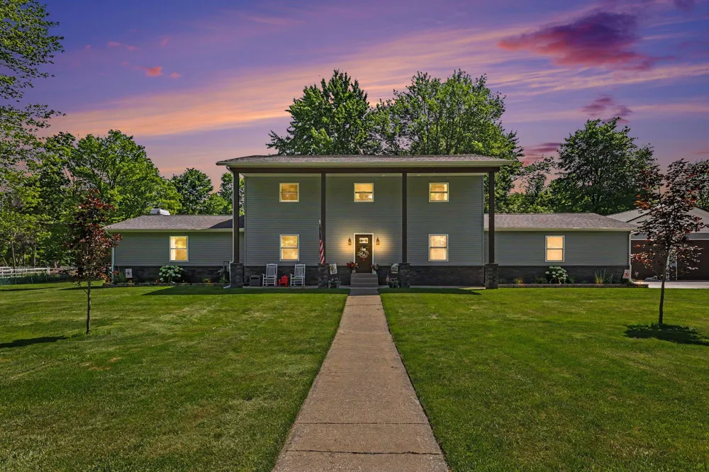 2932 S Maple Island Road Ravenna, MI 49451