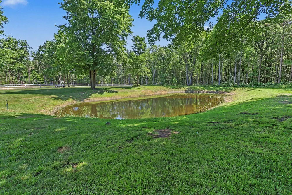 2932 S Maple Island Road Ravenna, MI 49451
