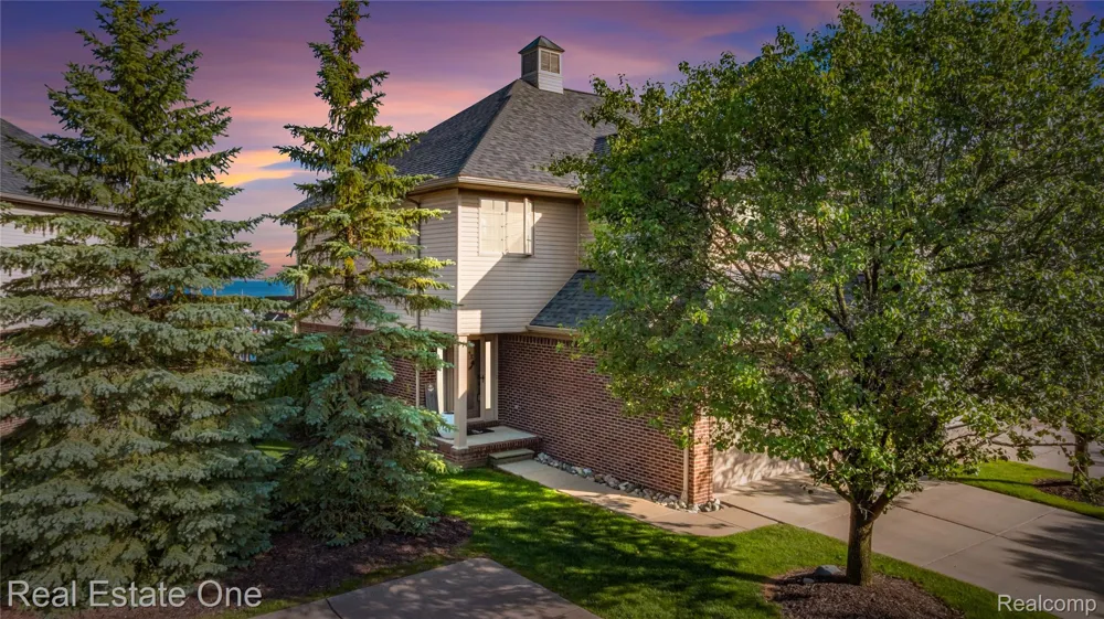 47630 Lorie Lane Chesterfield Township, MI 48047