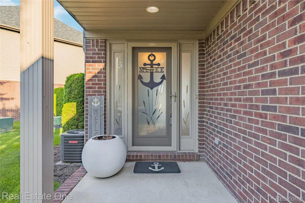 47630 Lorie Lane Chesterfield Township, MI 48047