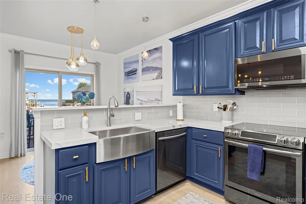 47630 Lorie Lane Chesterfield Township, MI 48047