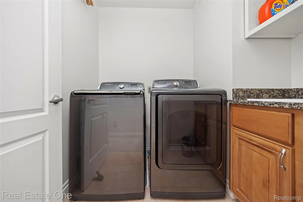 47630 Lorie Lane Chesterfield Township, MI 48047