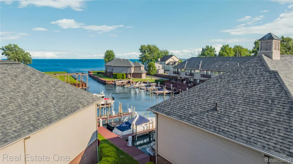 47630 Lorie Lane Chesterfield Township, MI 48047
