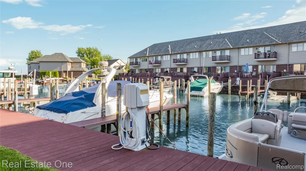 47630 Lorie Lane Chesterfield Township, MI 48047