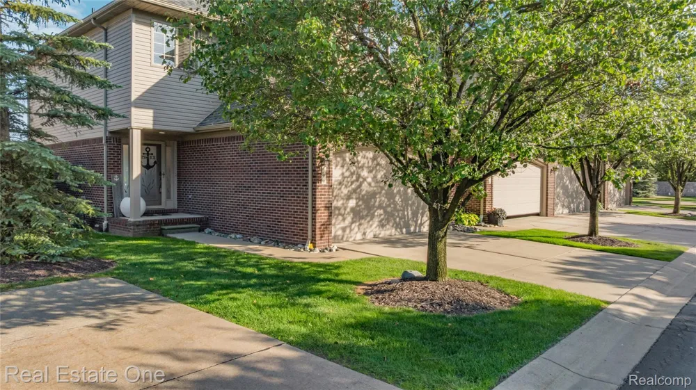 47630 Lorie Lane Chesterfield Township, MI 48047
