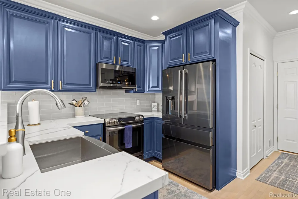 47630 Lorie Lane Chesterfield Township, MI 48047