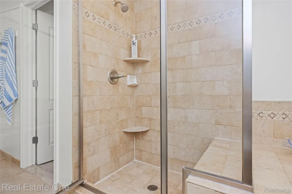 47630 Lorie Lane Chesterfield Township, MI 48047