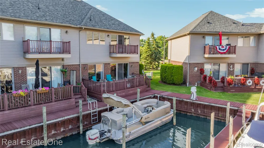 47630 Lorie Lane Chesterfield Township, MI 48047