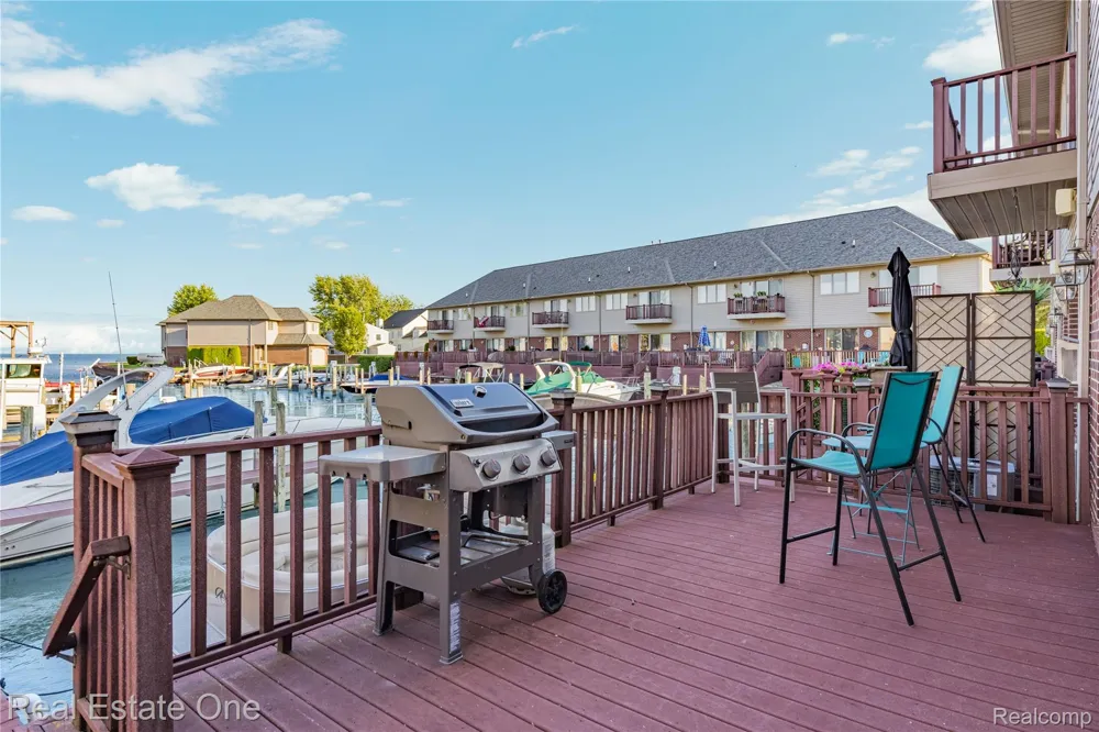 47630 Lorie Lane Chesterfield Township, MI 48047