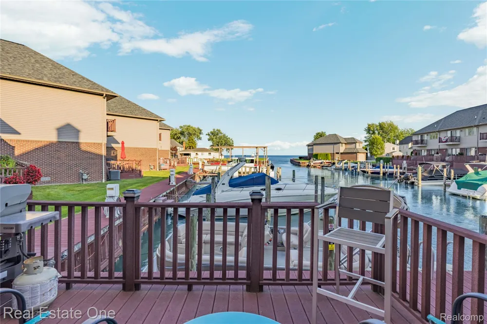 47630 Lorie Lane Chesterfield Township, MI 48047