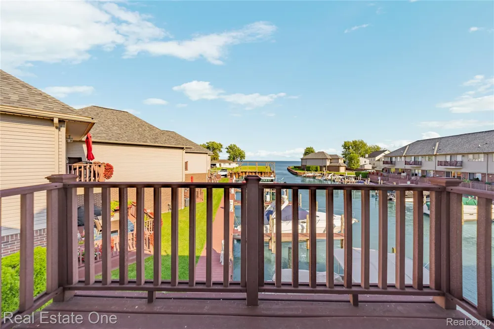 47630 Lorie Lane Chesterfield Township, MI 48047