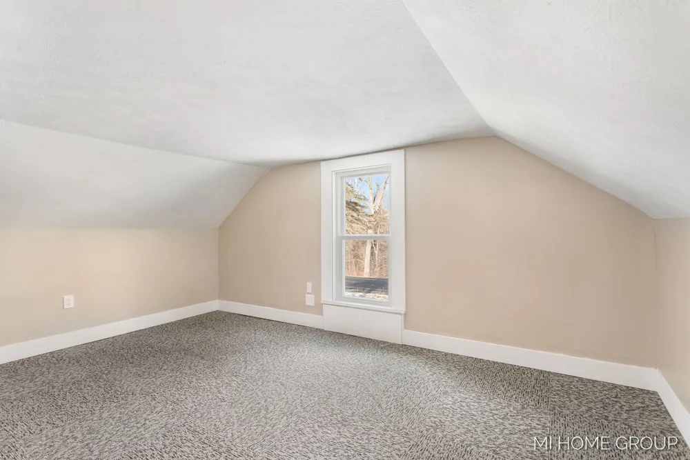 20449 W Howard City-Edmore Reynolds Township, MI 49329