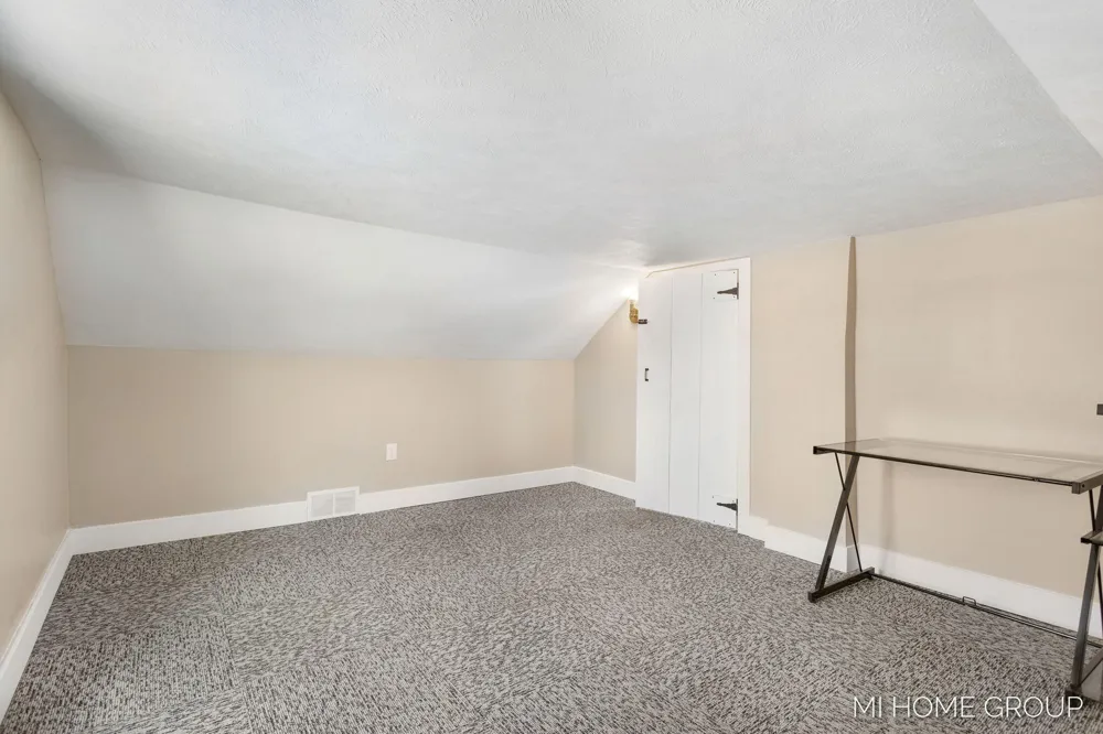 20449 W Howard City-Edmore Reynolds Township, MI 49329