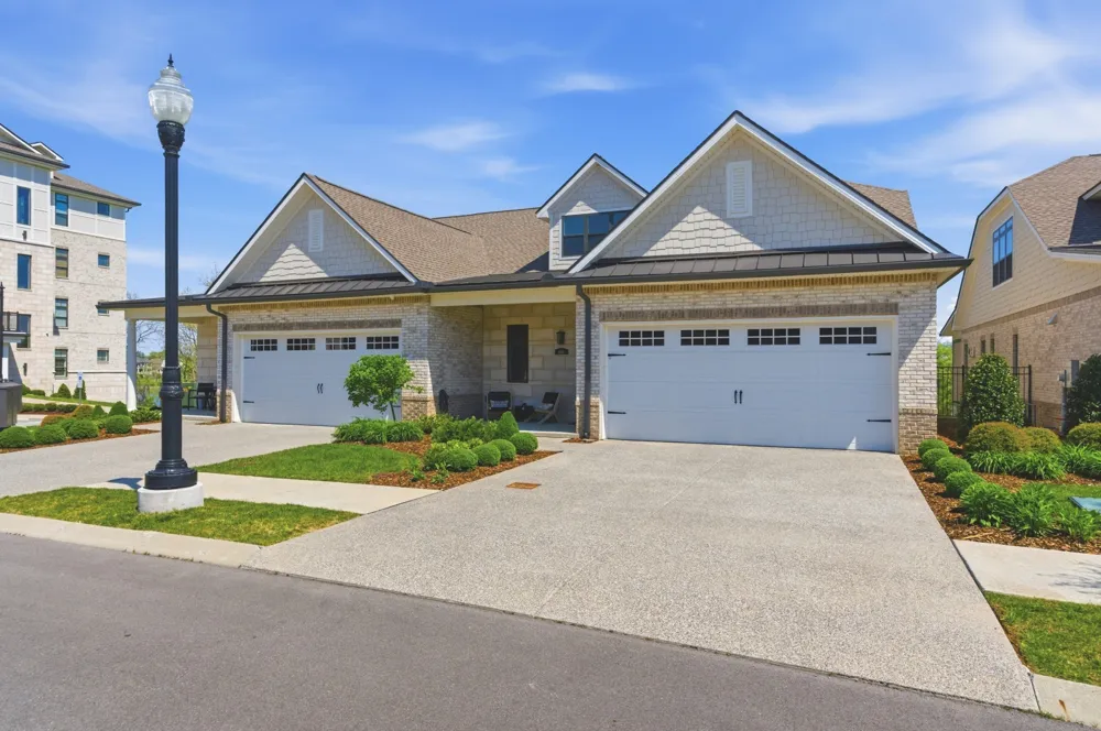 1024 Club View Drive #B301 Gallatin, TN 37066