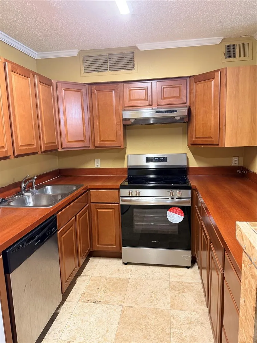 345 FORESTWAY CIRCLE #107 Altamonte Springs, FL 32701