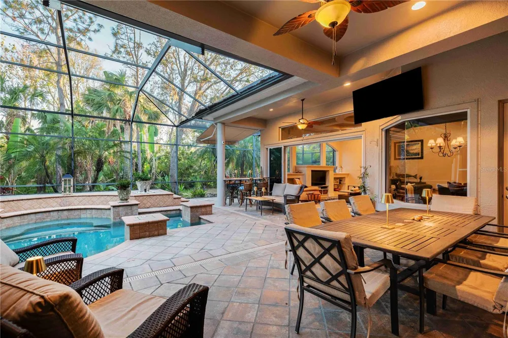 10006 DISCOVERY TERRACE Bradenton, FL 34212