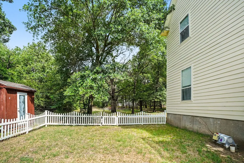 7700 Farm Village Road Scurry, TX 75158