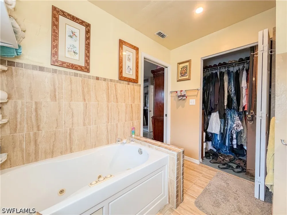 Outer Drive Naples, FL 34112