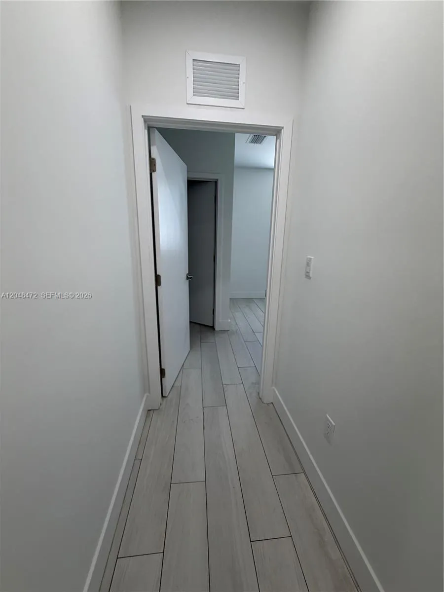 879 E 24th St #203 Hialeah, FL 33013