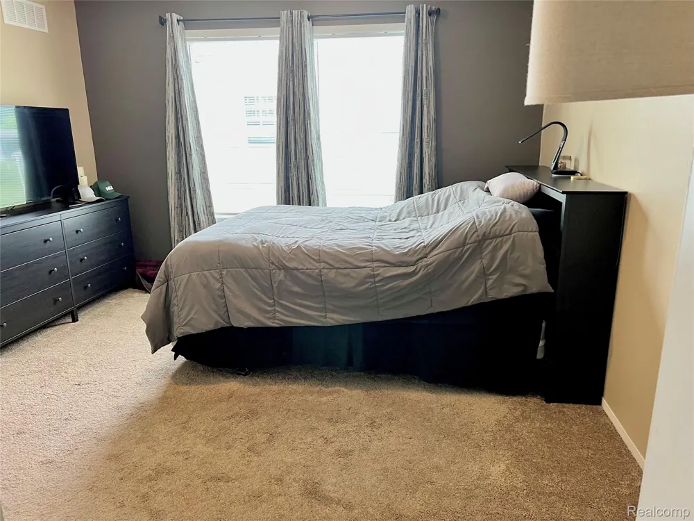 17096 Detroiter Ave Springfield Charter Township, MI 48350