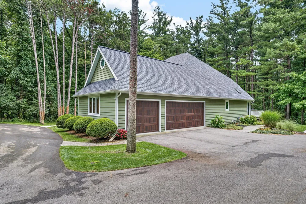 8120 Glenwynd Drive Texas Charter Township, MI 49009