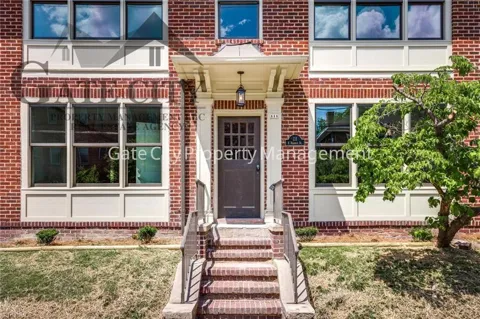 111 E Hendrix Street #1