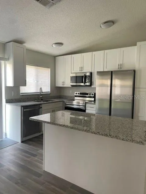 1100 LOWRY AVENUE #33 Lakeland, FL 33801