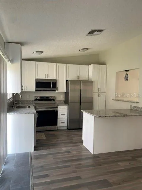 1100 LOWRY AVENUE #33 Lakeland, FL 33801