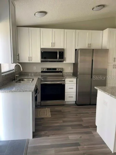 1100 LOWRY AVENUE #33 Lakeland, FL 33801