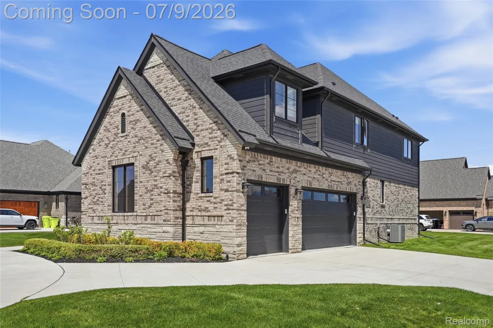 11963 Forest Brook Drive Washington Township, MI 48094