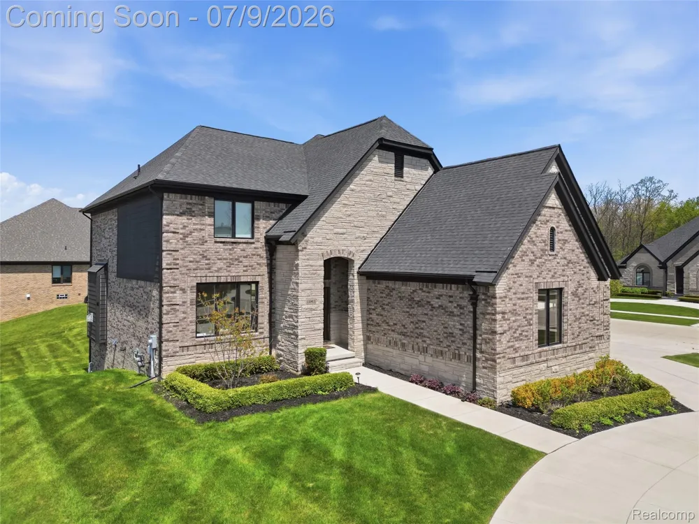 11963 Forest Brook Drive Washington Township, MI 48094