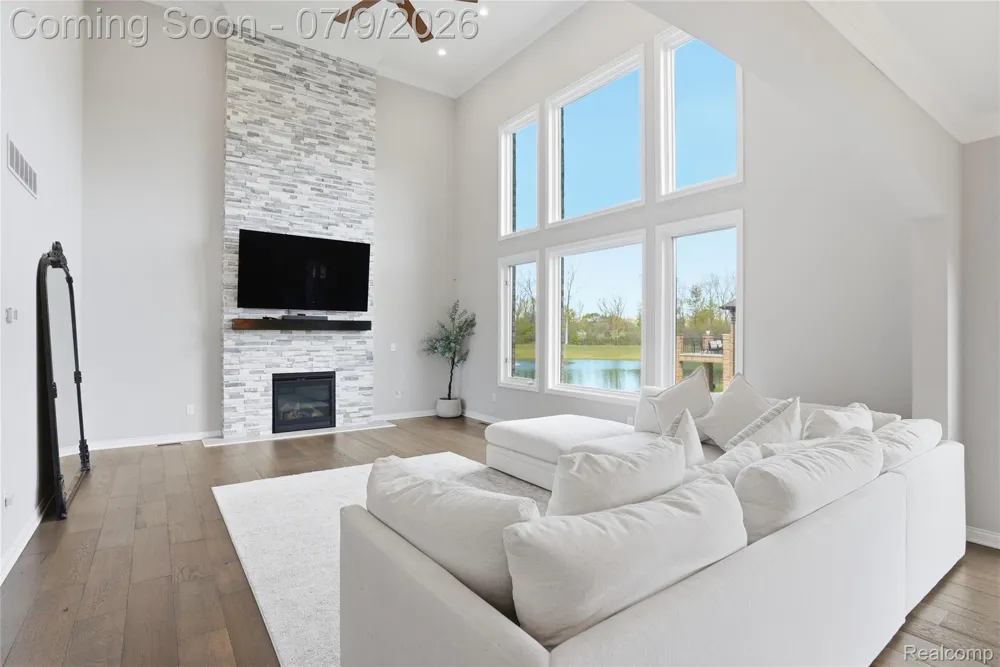 11963 Forest Brook Drive Washington Township, MI 48094