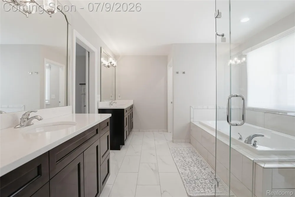 11963 Forest Brook Drive Washington Township, MI 48094