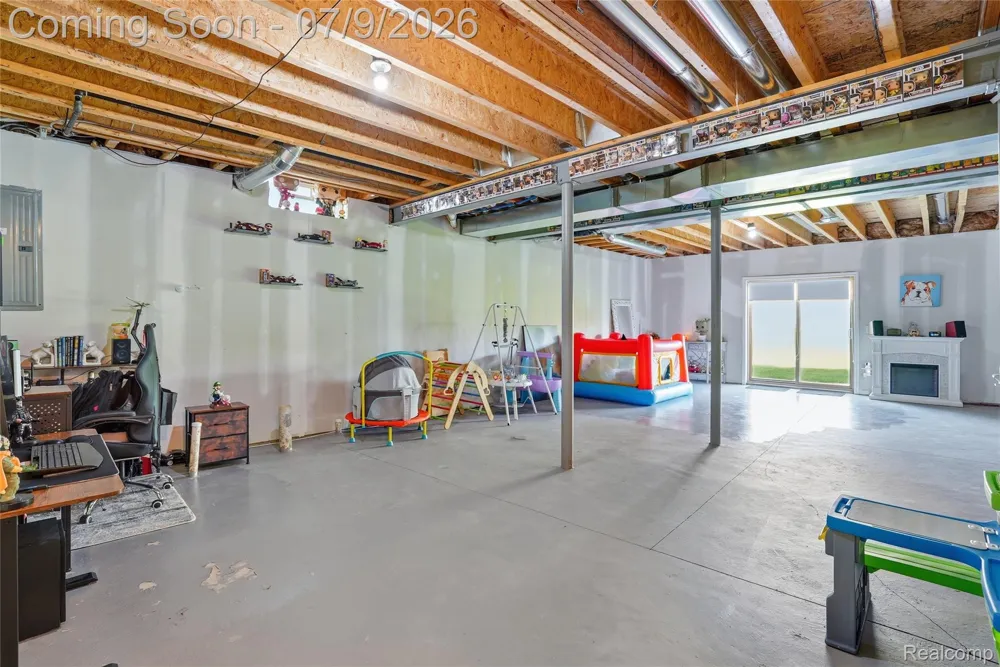 11963 Forest Brook Drive Washington Township, MI 48094