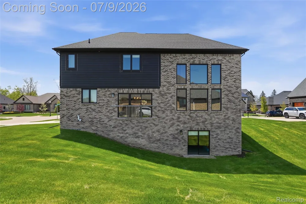 11963 Forest Brook Drive Washington Township, MI 48094