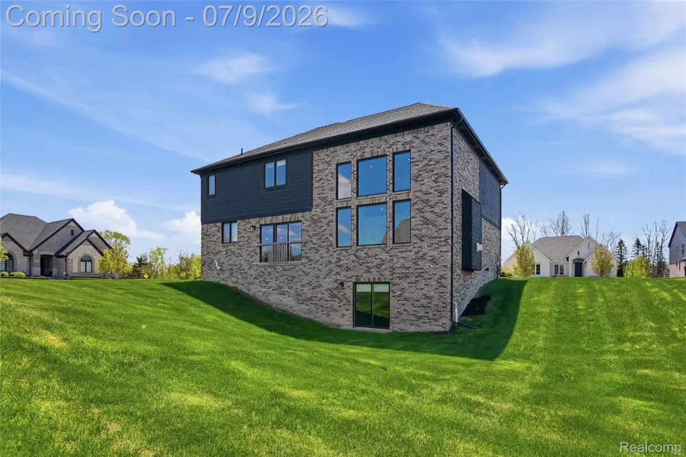 11963 Forest Brook Drive Washington Township, MI 48094
