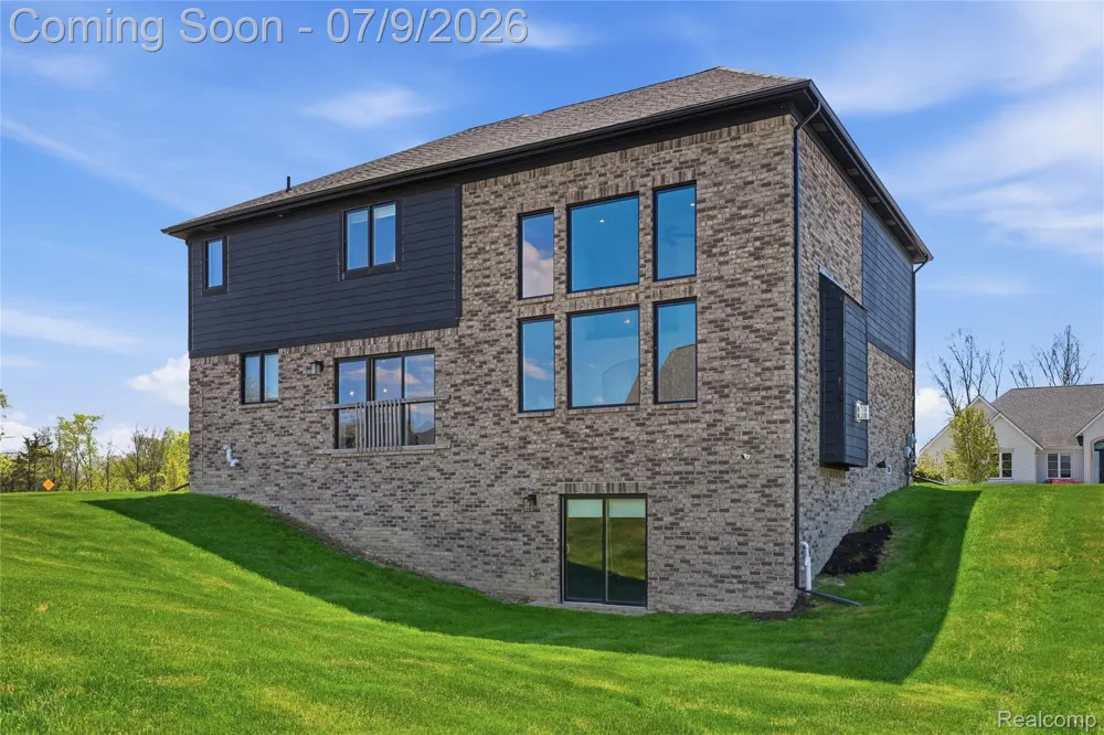 11963 Forest Brook Drive Washington Township, MI 48094