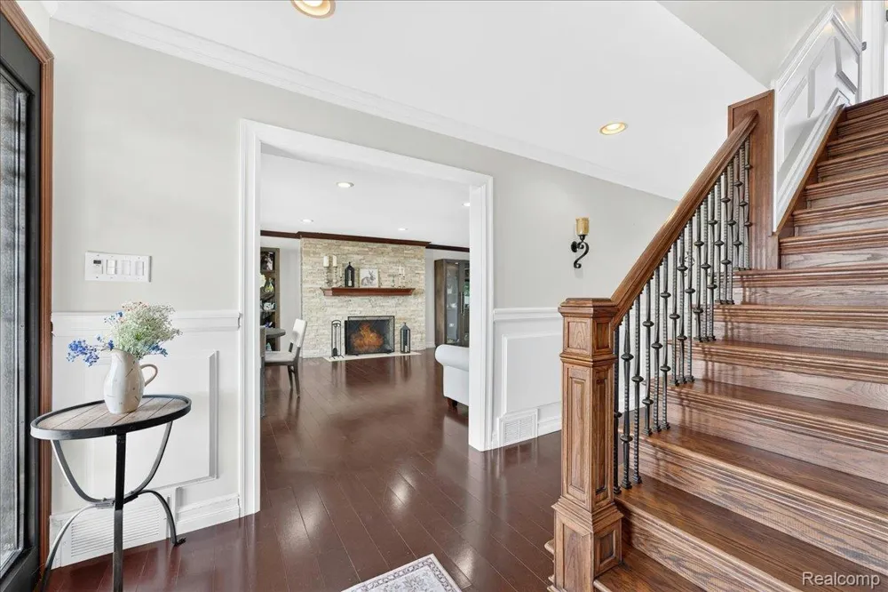 23750 E River Road Grosse Ile Township, MI 48138