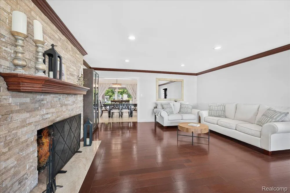 23750 E River Road Grosse Ile Township, MI 48138