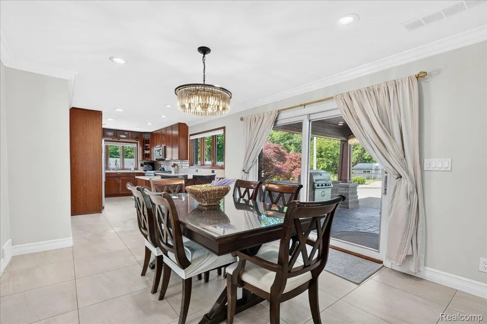 23750 E River Road Grosse Ile Township, MI 48138