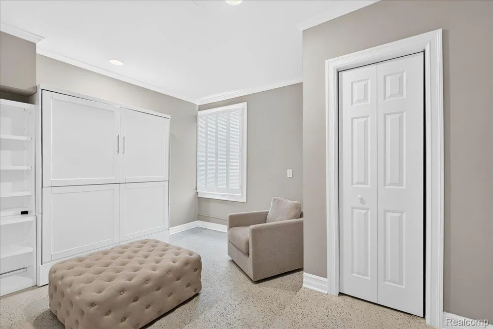 23750 E River Road Grosse Ile Township, MI 48138