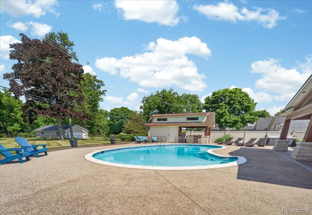 23750 E River Road Grosse Ile Township, MI 48138