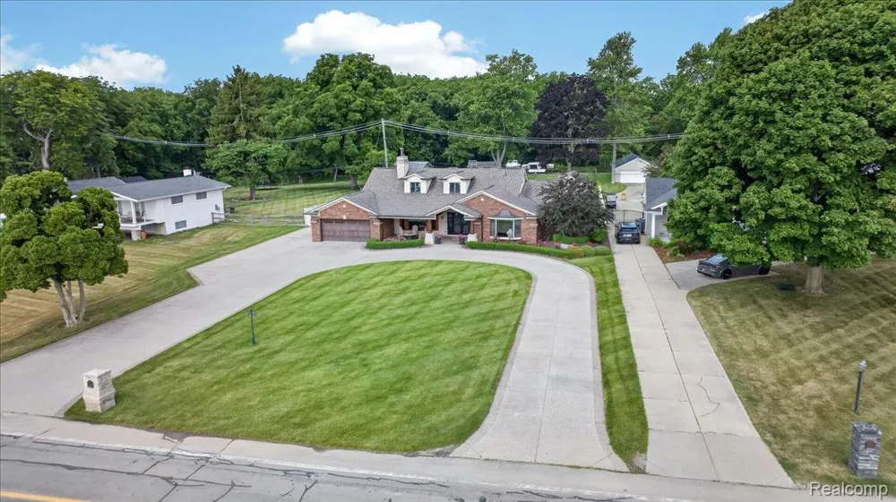 23750 E River Road Grosse Ile Township, MI 48138